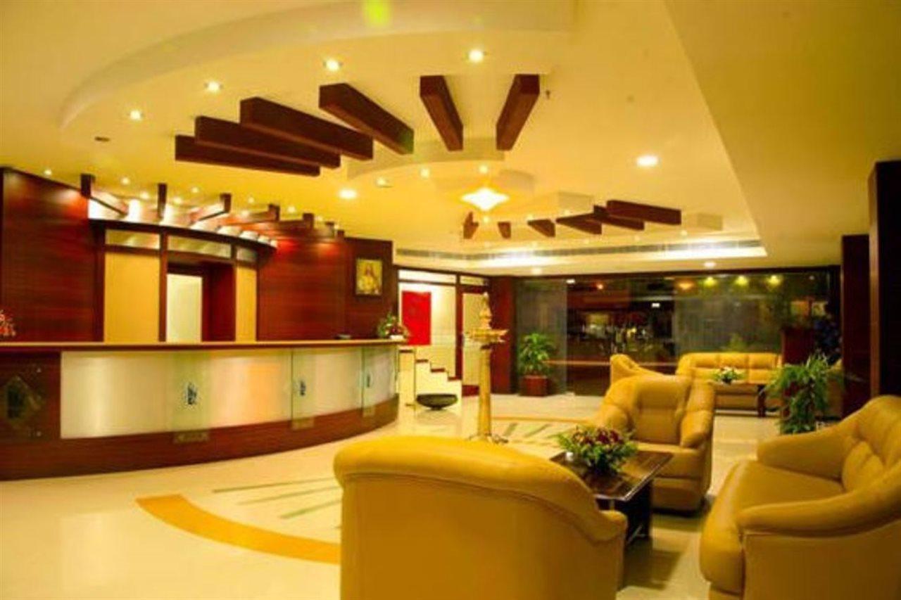 Hotel Kabani International Muvattupuzha Esterno foto