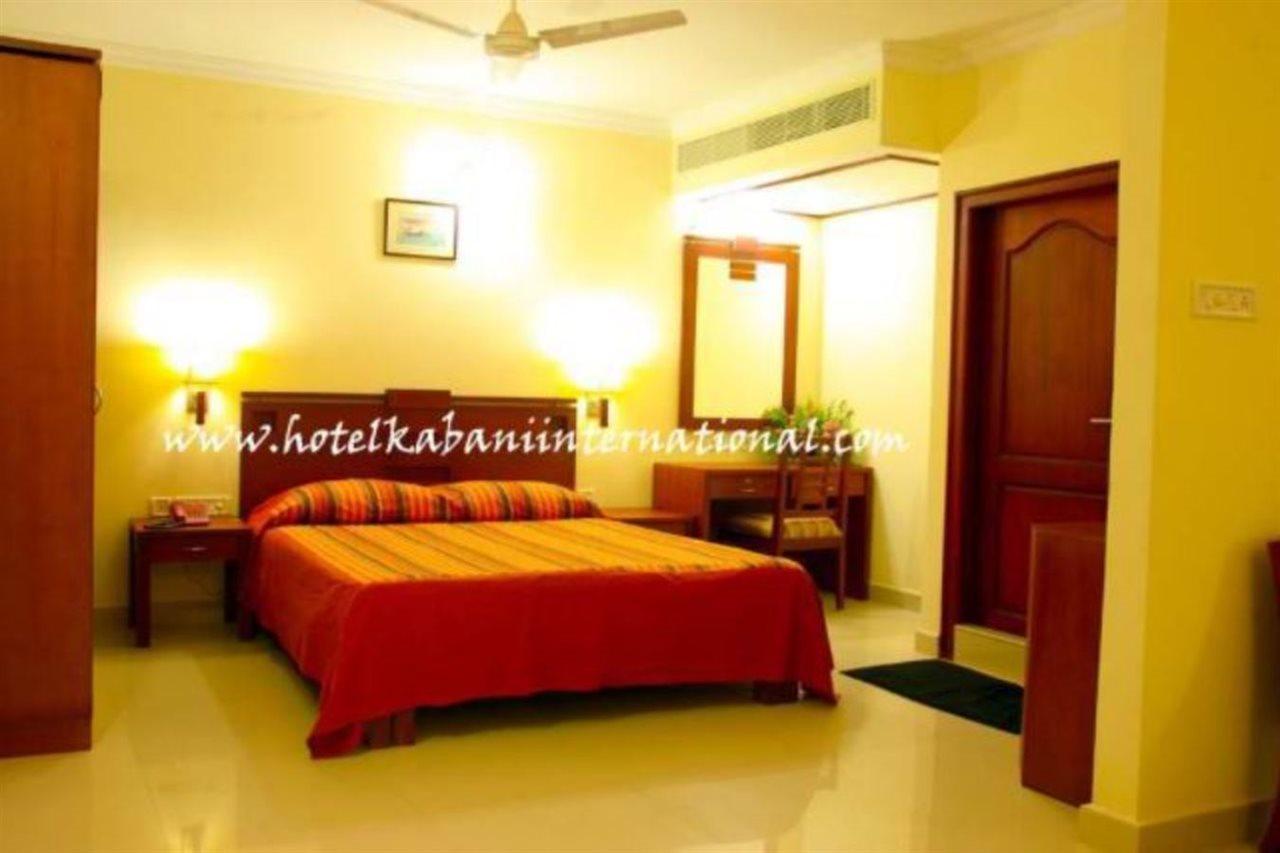 Hotel Kabani International Muvattupuzha Esterno foto