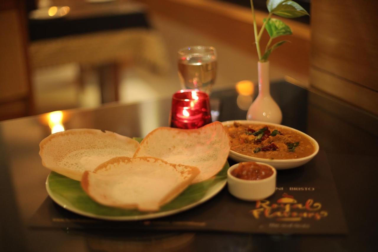 Hotel Kabani International Muvattupuzha Esterno foto